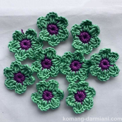 Imagen de Crochet Flowers - light green with a light purple centre