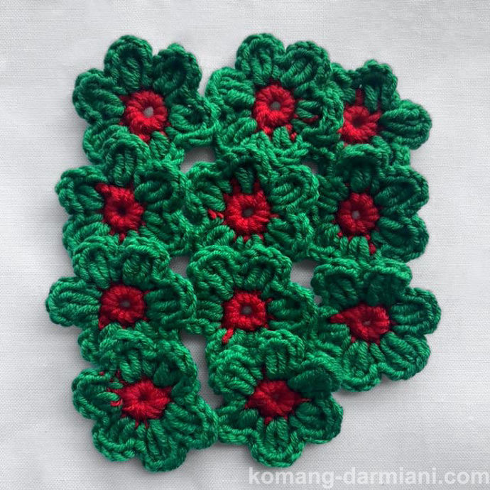 Picture of Crochet Flowers - Green with a red centre