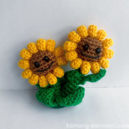 Gambar Sunny Delights Crochet Twin Sunflower Amigurumi