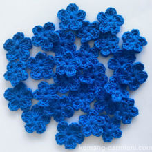 Picture of Small Crochet Flower Appliqués