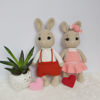 Imagen de Adorable Crochet Bunny Couple - Handcrafted Cuddly Toys for Delightful Moments