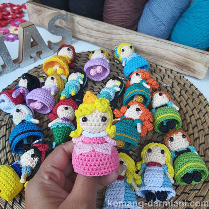 Imagen de Dreamy Dawn Princess Crochet Keychain