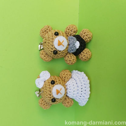 Gambar Sweet Crochet Bear Couple Keychain Set Adorable Duo Accessory