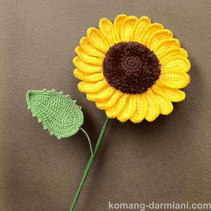 Picture of Large Sunflower - realistic handmade crochet flowers