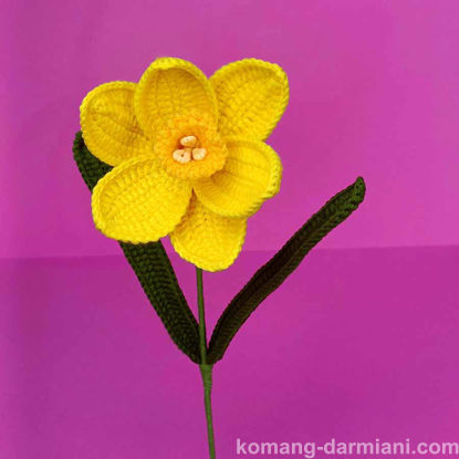 Picture of Daffodil - realistic handmade crochet flowers